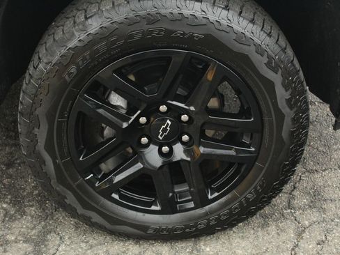 Used 2025 Chevrolet Silverado 1500 LT Trail Boss w/ LT Trail Boss Premium Package AWD/4WD image 11