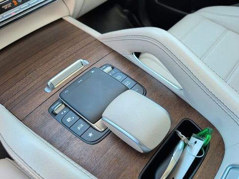 Used 2022 Mercedes-Benz GLE 350 4MATIC image 29