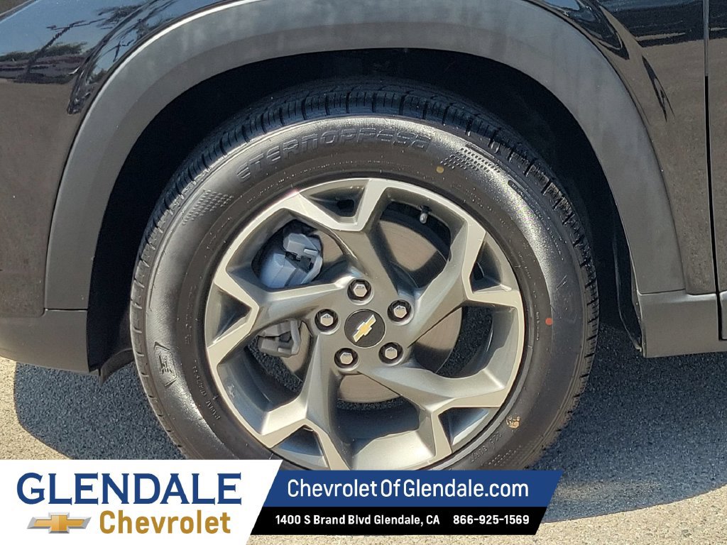 Used 2025 Chevrolet Trax LT FWD image 10