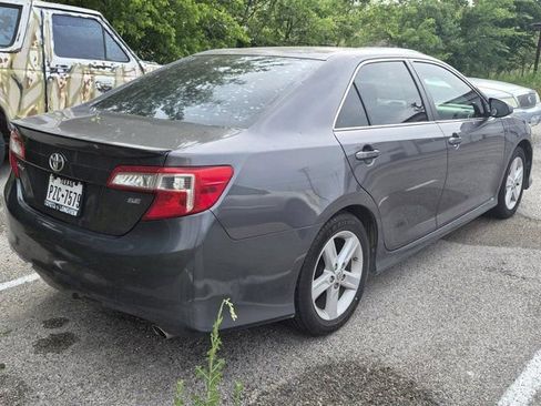Used 2013 Toyota Camry SE FWD image 4
