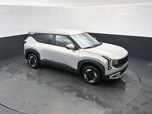 Used 2027 Kia Seltos LX AWD/4WD image 33