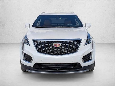 Used 2025 Cadillac XT5 Premium Luxury image 2