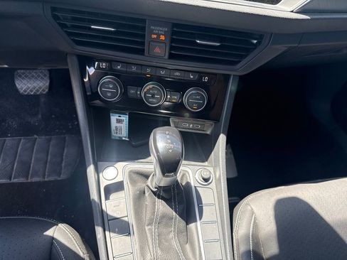Used 2024 Volkswagen Jetta SE FWD image 16