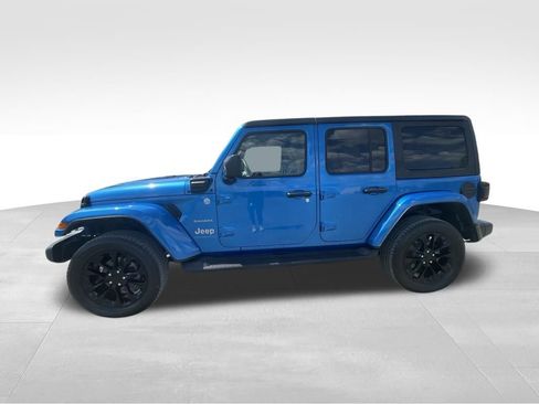Used 2023 Jeep Wrangler Unlimited Sahara w/ Cold Weather Group image 16