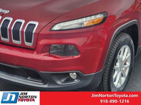 Used 2015 Jeep Cherokee Latitude AWD/4WD image 10