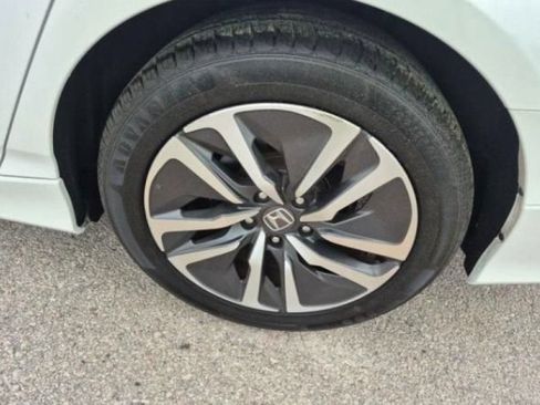 Used 2021 Honda Accord Hybrid image 4