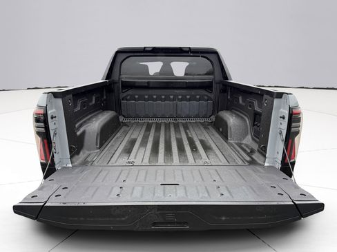 Used 2024 GMC Sierra EV Denali AWD/4WD image 18