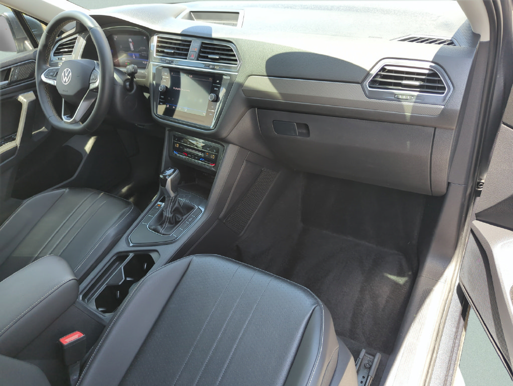 Used 2022 Volkswagen Tiguan SE FWD image 22
