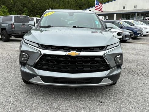 Used 2024 Chevrolet Blazer LT w/ Convenience Package FWD image 2