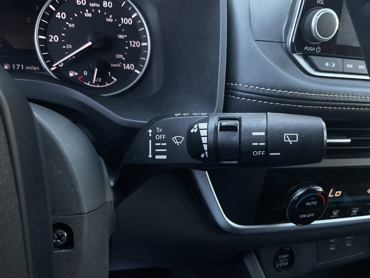Used 2025 Nissan Rogue SV FWD image 37
