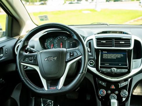 Used 2018 Chevrolet Sonic LT w/ Convenience Package FWD image 6