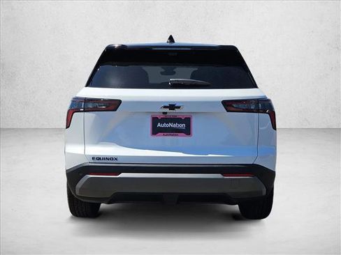 New 2026 Chevrolet Equinox LT w/ Convenience Package II FWD image 8