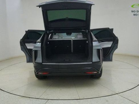 Used 2023 Cadillac Lyriq 2WD image 75