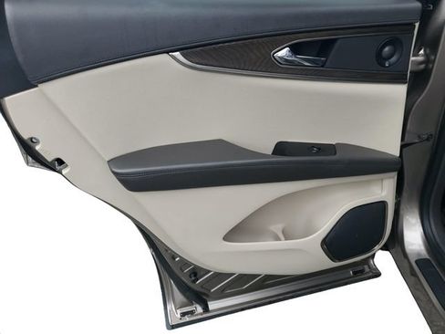 Used 2019 Lincoln Nautilus Reserve FWD image 24