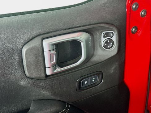Used 2020 Jeep Wrangler Unlimited Sahara AWD/4WD image 19