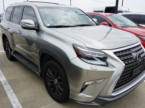 Used 2023 Lexus GX 460 Luxury w/ Sport Design Package AWD/4WD image 3