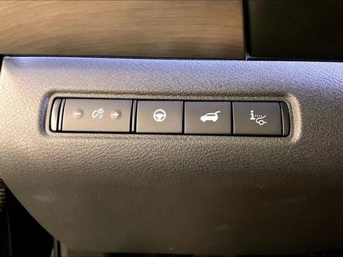 Used 2022 Nissan Pathfinder Platinum AWD/4WD image 39