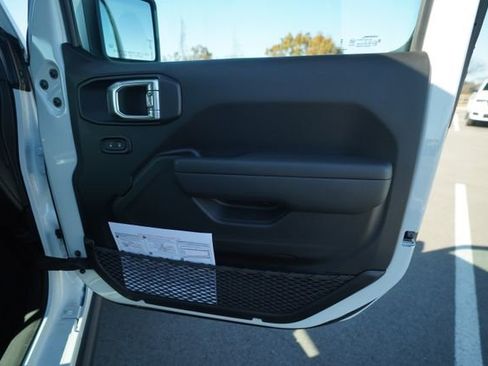 New 2026 Jeep Gladiator Rubicon image 18