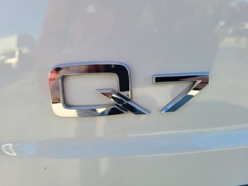 Used 2019 Audi Q7 3.0T Prestige image 14
