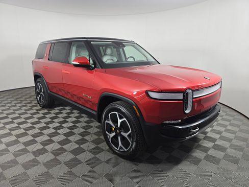 Used 2024 Rivian R1S Adventure AWD/4WD image 7