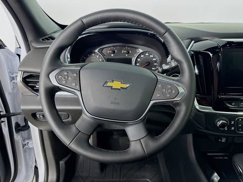 Used 2023 Chevrolet Traverse LT w/ LT Premium Package image 12