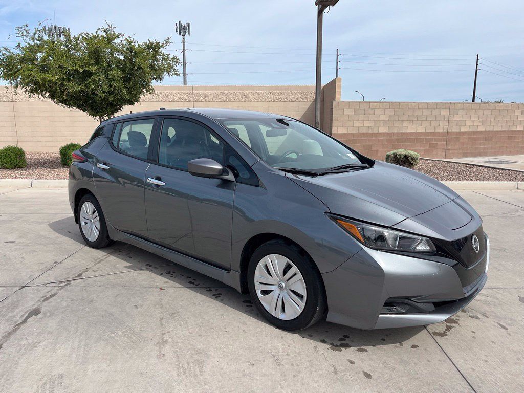Used 2025 Nissan Leaf S FWD image 5