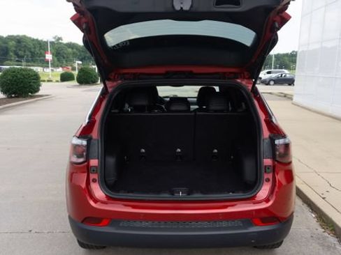 Used 2025 Jeep Compass Limited AWD/4WD image 15