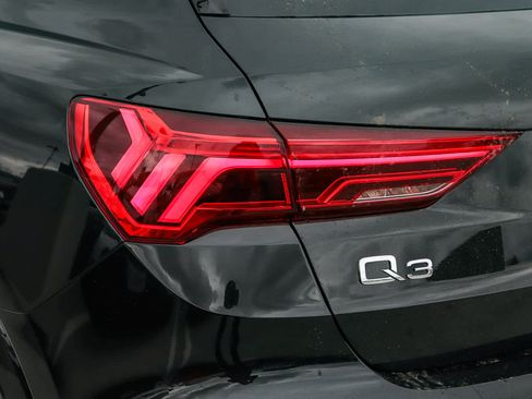 New 2025 Audi Q3 2.0T Premium image 12