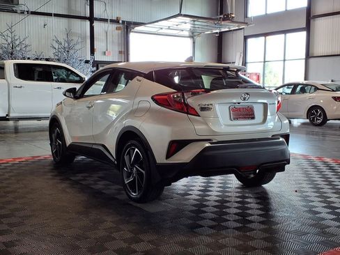 Used 2020 Toyota C-HR Limited FWD image 4