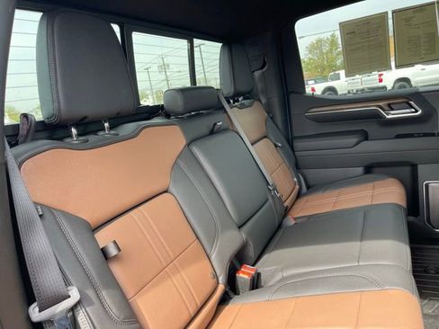 Used 2024 Chevrolet Silverado 1500 High Country AWD/4WD image 14