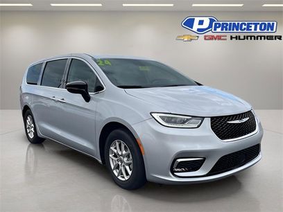Used 2024 Chrysler Pacifica Touring-L