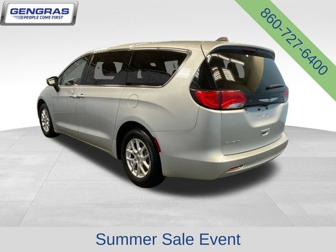 Certified 2023 Chrysler Voyager LX FWD image 5
