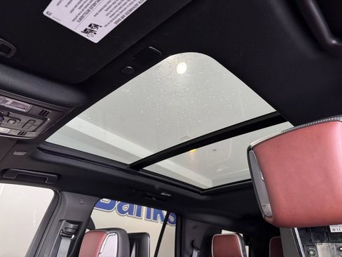 Certified 2023 GMC Yukon Denali Ultimate image 24