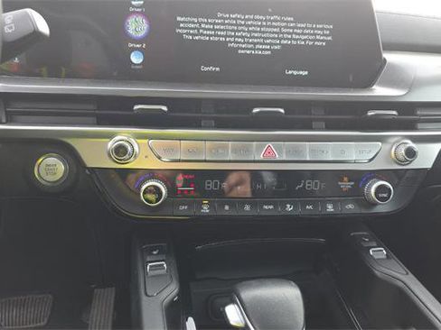 Used 2025 Kia Telluride S image 11