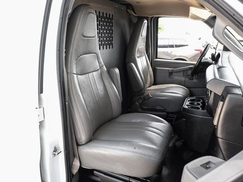 Used 2021 Chevrolet Express 3500 w/ Driver Convenience Package RWD image 31