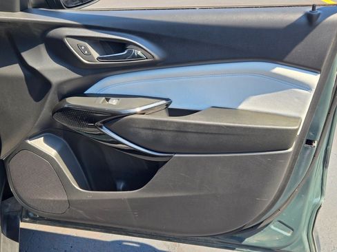 Certified 2025 Chevrolet Trax LT FWD image 6
