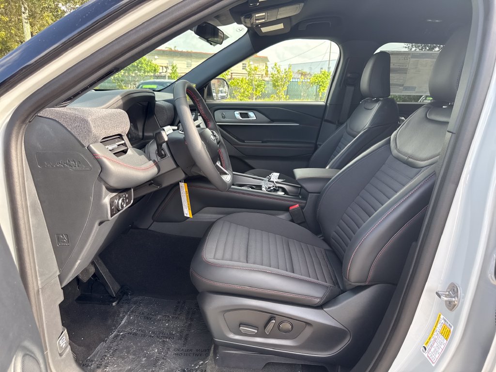New 2027 Ford Explorer ST-Line w/ ST-Line Street Pack RWD image 18