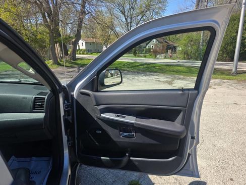 Used 2009 Jeep Grand Cherokee Laredo image 13