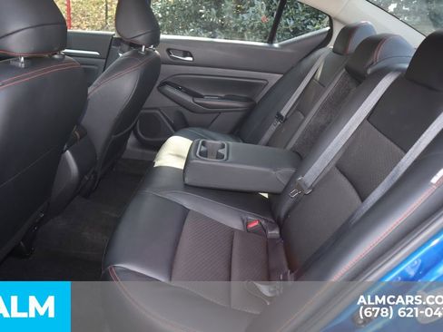 Used 2025 Nissan Altima 2.5 SR FWD image 17