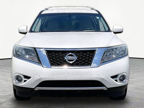 Used 2016 Nissan Pathfinder SV w/ SV Cold Weather Package FWD image 2