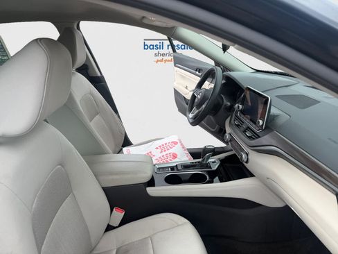 Used 2023 Nissan Altima 2.5 SV AWD/4WD image 21
