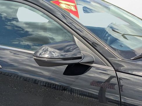 Used 2021 Hyundai Elantra Limited image 11