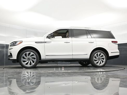 Used 2024 Lincoln Navigator Premiere AWD/4WD image 61