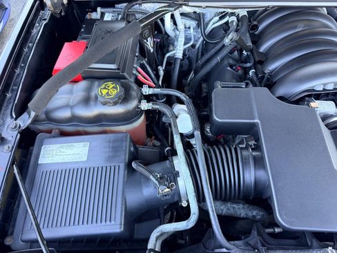 Used 2015 Chevrolet Suburban LTZ AWD/4WD image 34