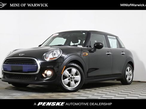 Used 2016 MINI Cooper 4-Door Hardtop image 1