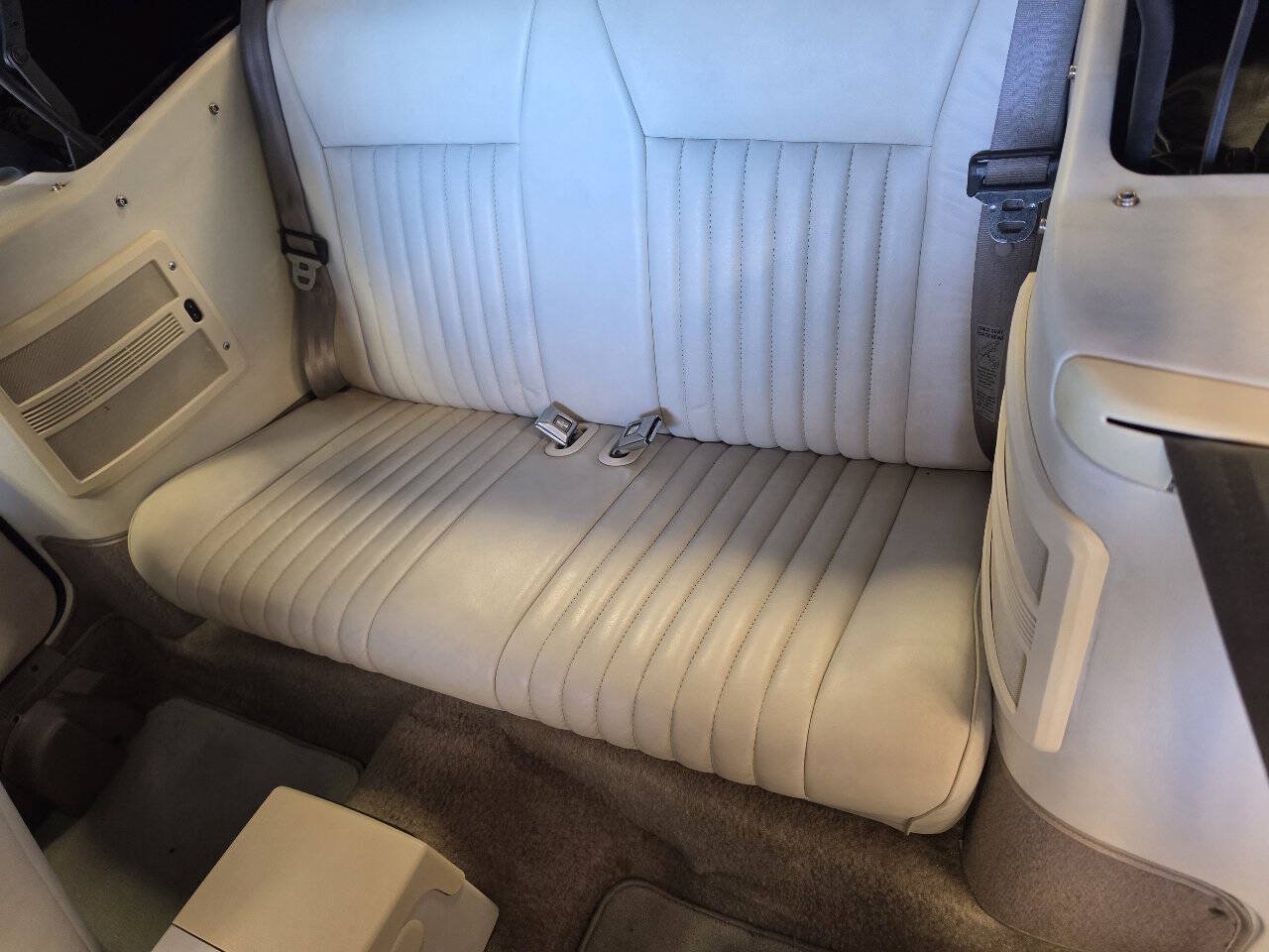 Used 1990 Ford Mustang LX RWD image 17