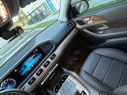 Used 2023 Mercedes-Benz GLE 450 4MATIC w/ AMG Line Exterior image 11