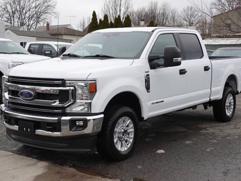Used 2022 Ford F250 XLT AWD/4WD image 2