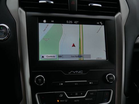 Certified 2019 Ford Fusion SE image 22