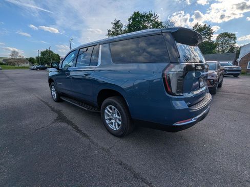New 2026 Chevrolet Suburban LT w/ Comfort Package AWD/4WD image 8